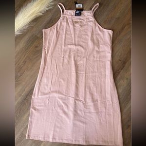XXL NIKE Women’s Pink Dress with Gold Detail NWT